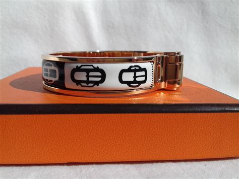 Hermès Charnière Hinged Enamel Bracelet Bouclerie Moderne